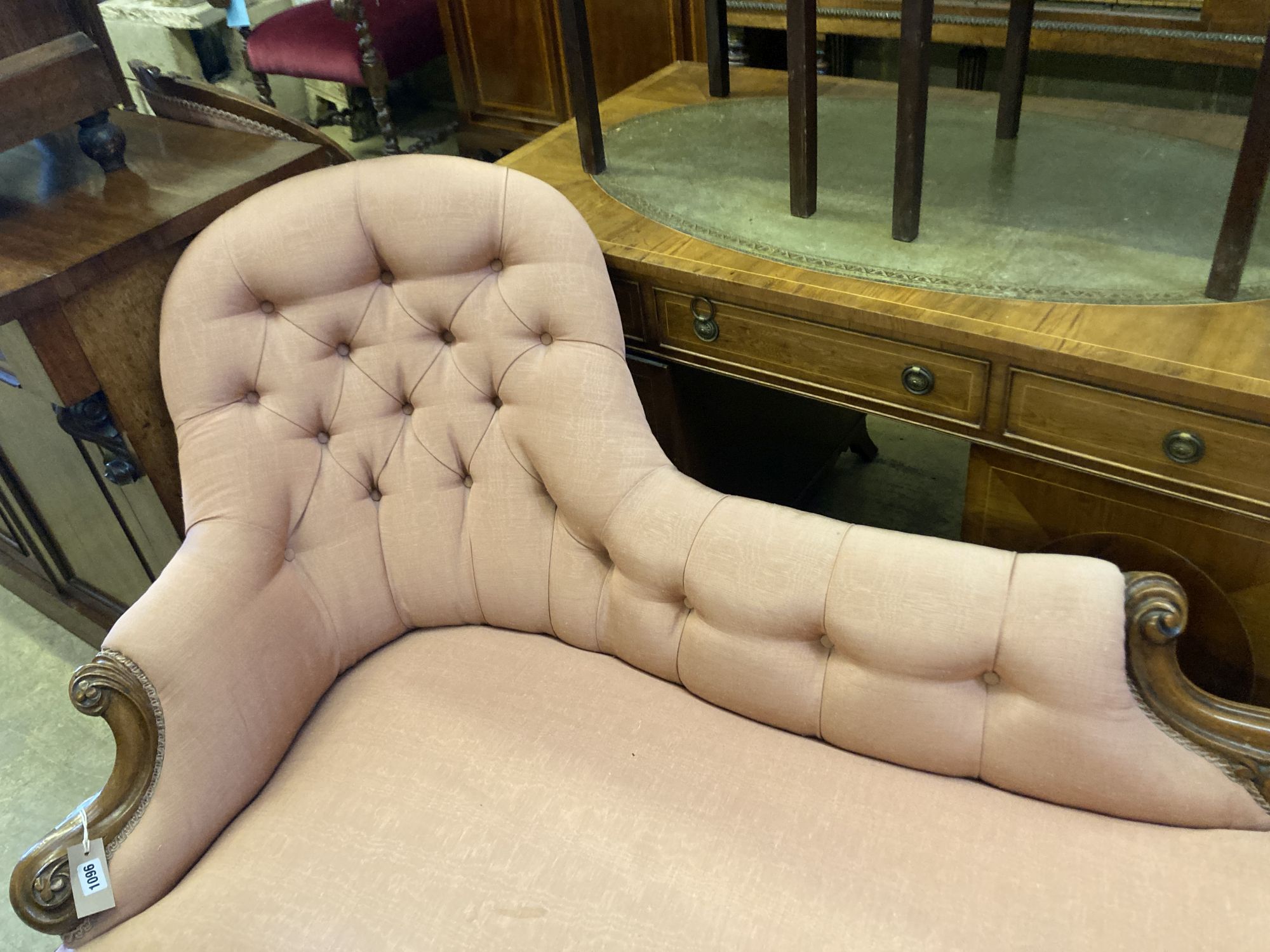 A Victorian walnut chaise longue, length 160cm, depth 90cm, height 82cm